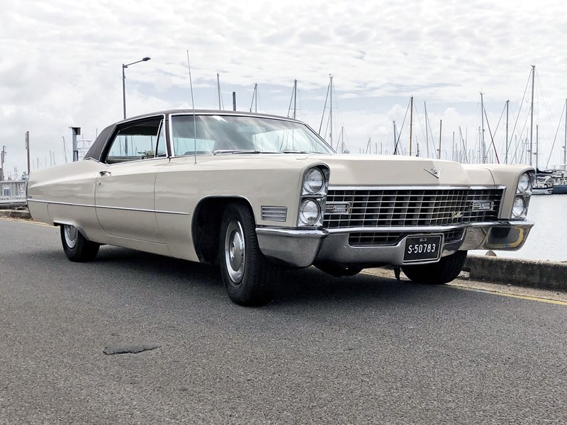 Cadillac coupe deville front side