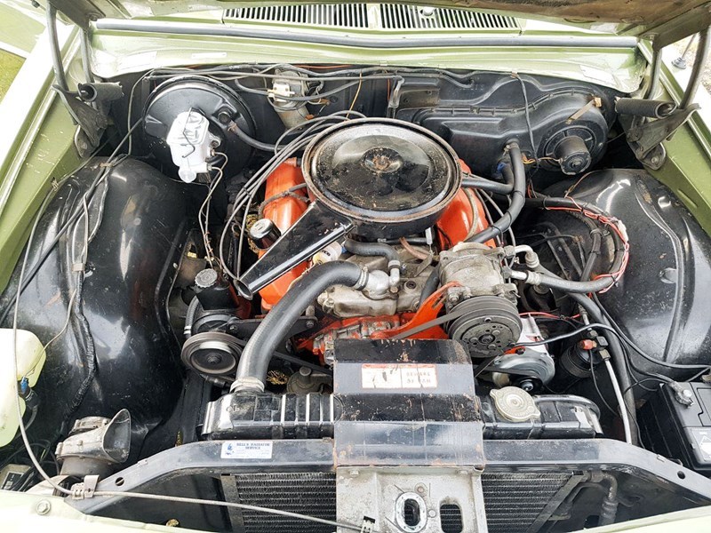 HQ Statesman engine