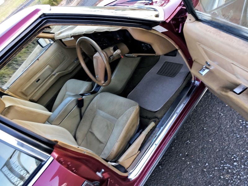 WB Statesman interior side