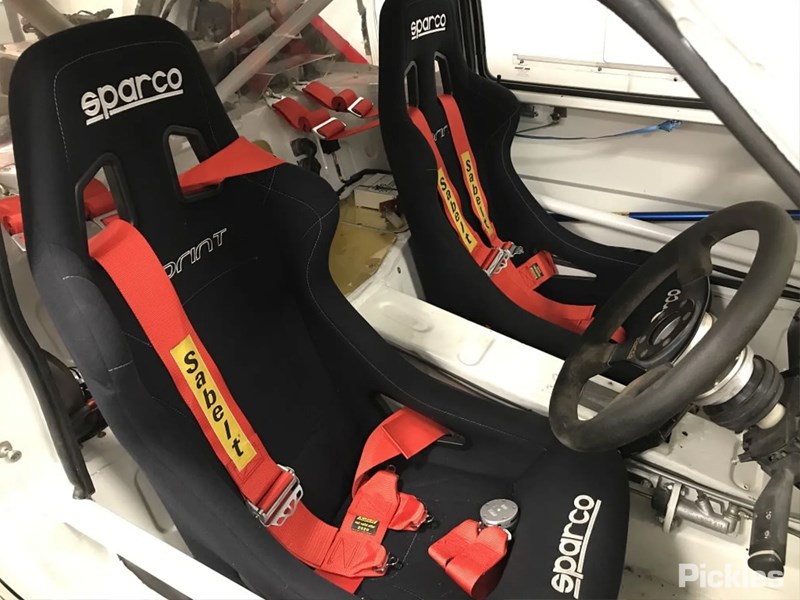 mg metro 6r4 interior seats