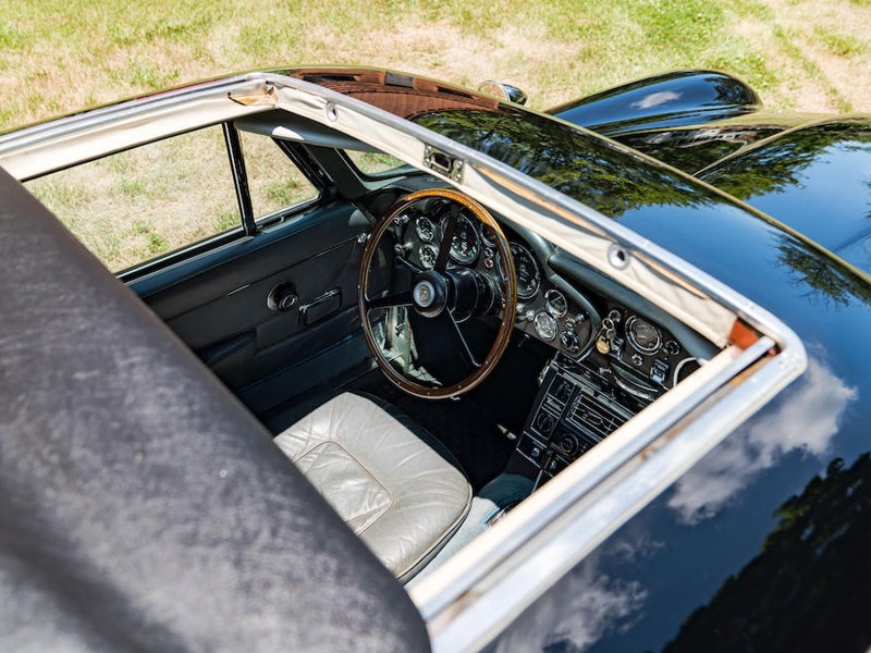 Aston DB6 Shooting Brake interior sunroof