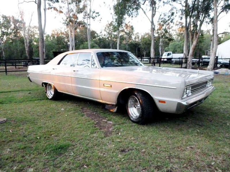 Dodge Phoenix front side