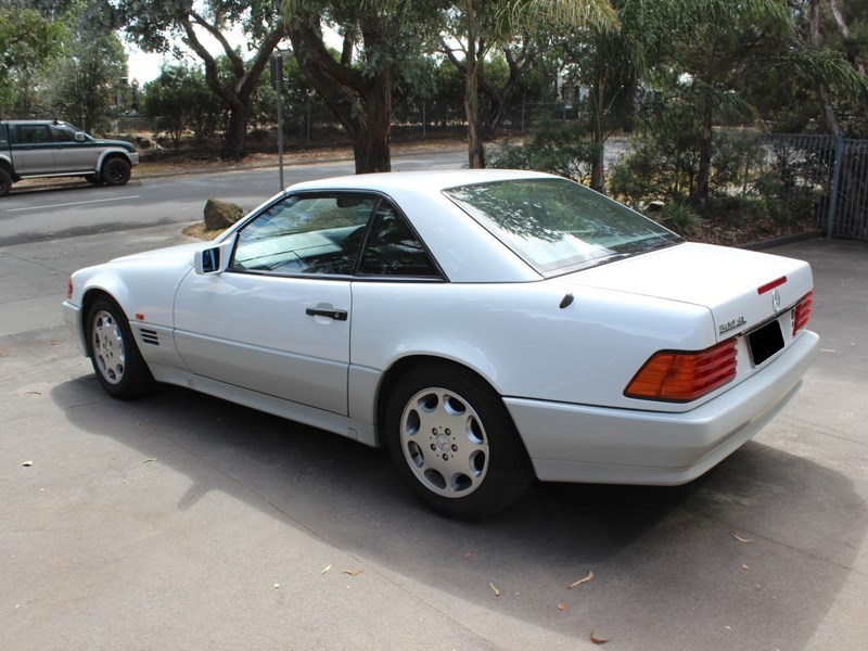 Mercedes Benz SL500 rear side