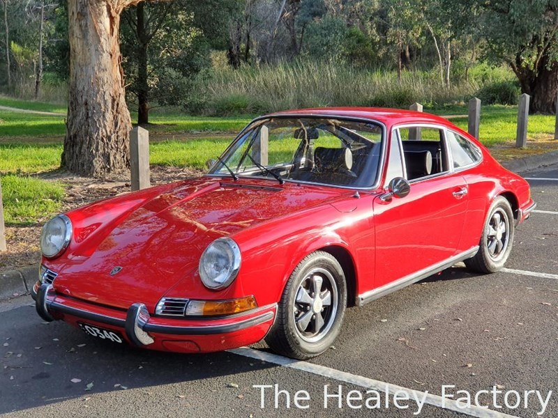 Porsche 911T front side