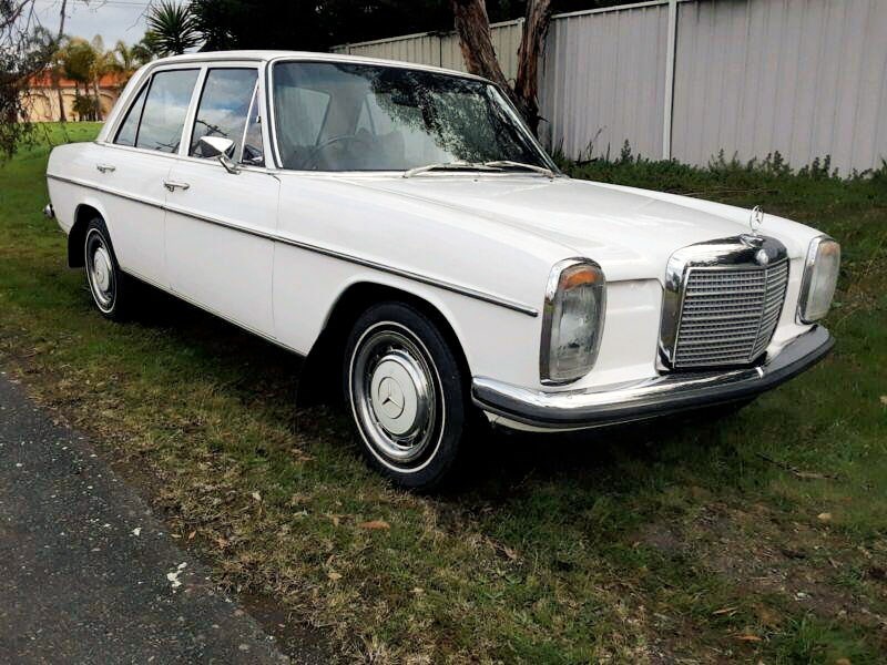 Mercedes 220D front side