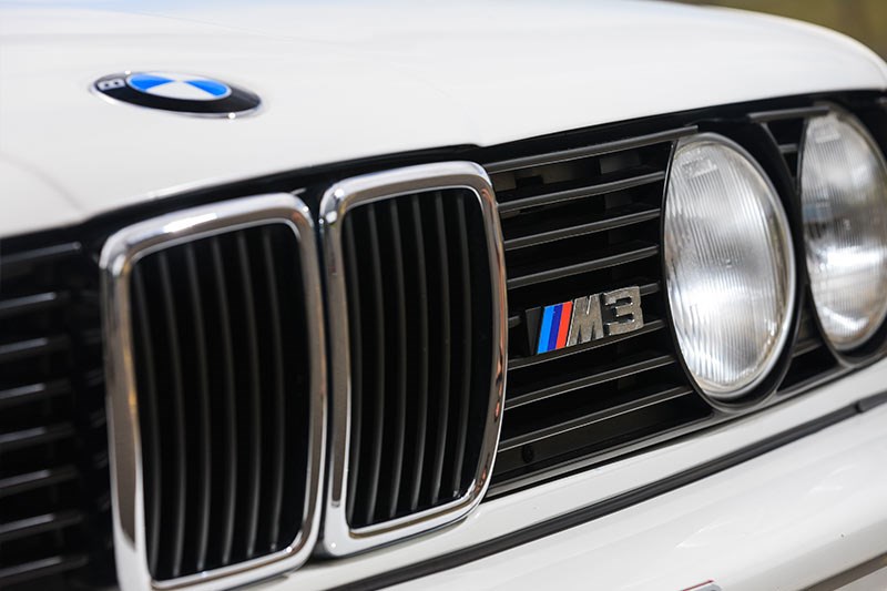1 BMW E30 M3 grille