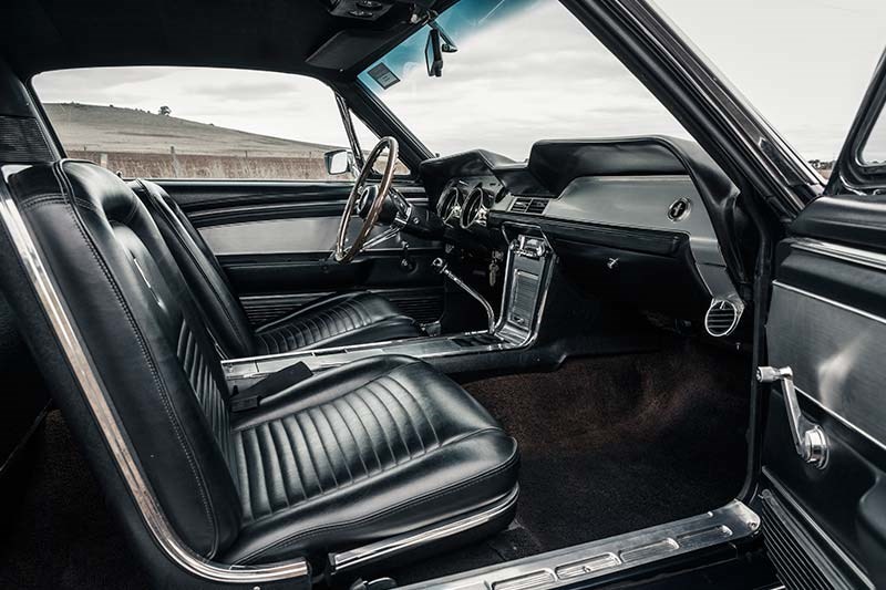 1967 FORD MUSTANG GT390 FOUR SPEED interior