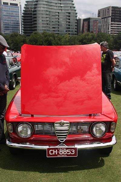 Alfa Romeo 105 GTC bonnet up