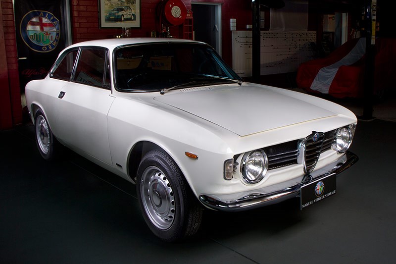 Alfa Romeo 105 side angle