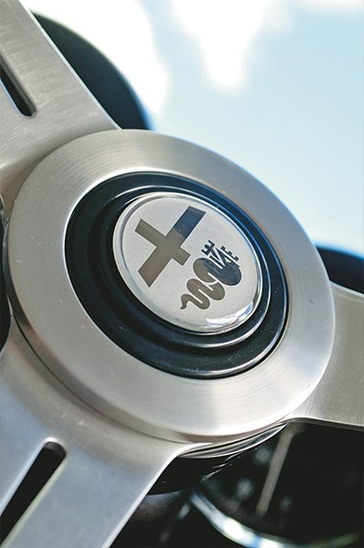 Alfa Romeo 1750 105 steering wheel