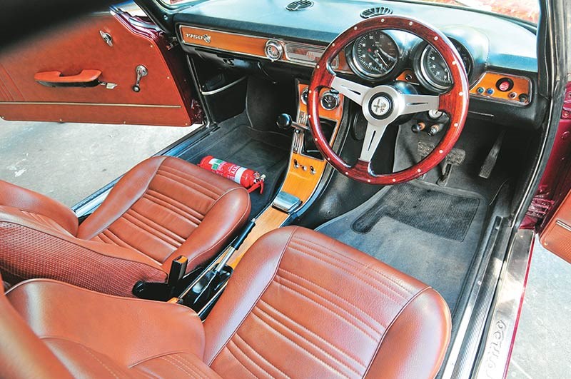 Alfa Romeo 1750 interior