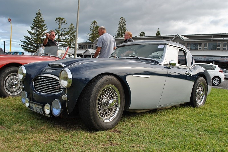 Austin Healey 3000 blue over silver owner unknown 01