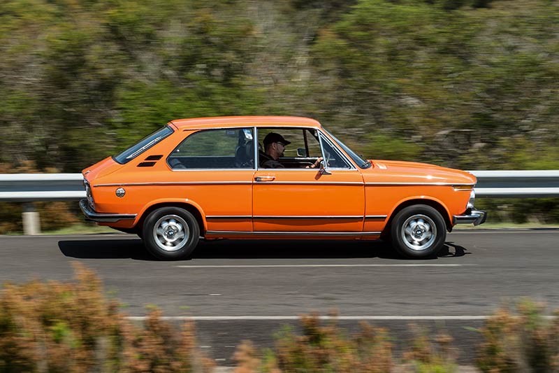 BMW 2002 sideview onroad