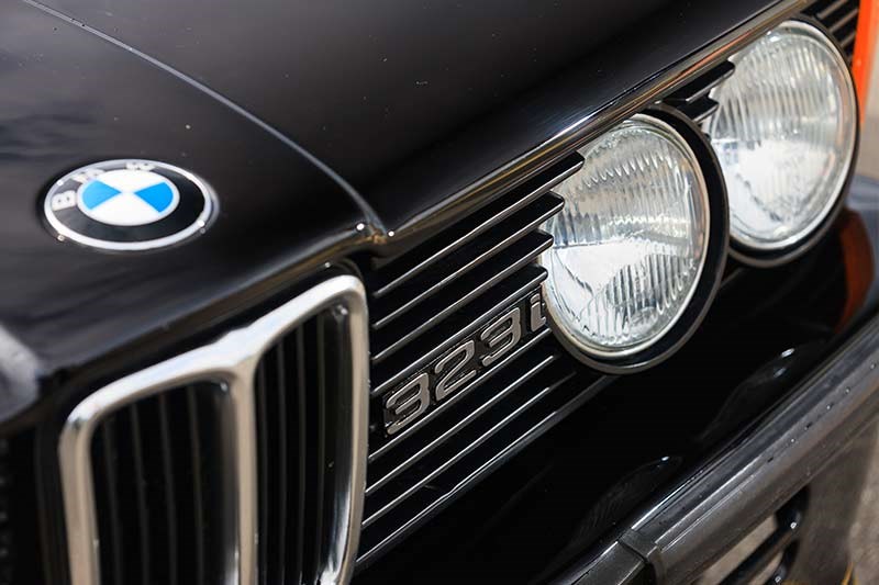 BMW 323i front detail