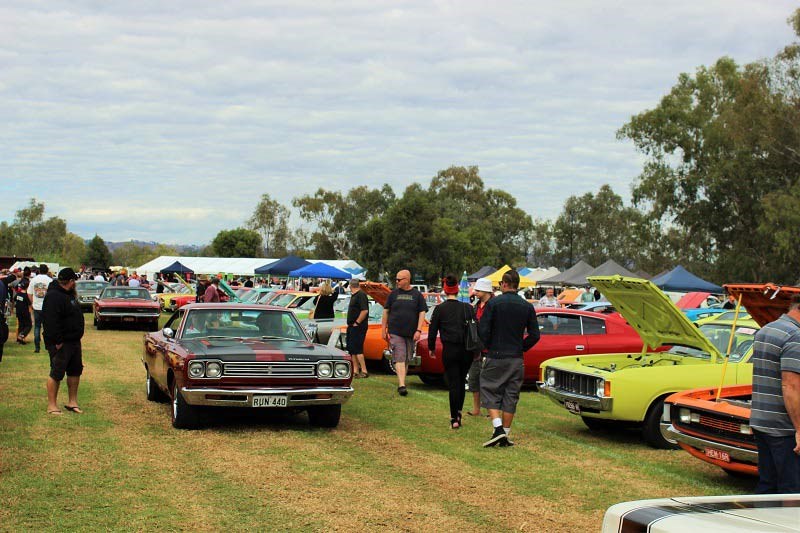 Chryslers on the murray Long 2