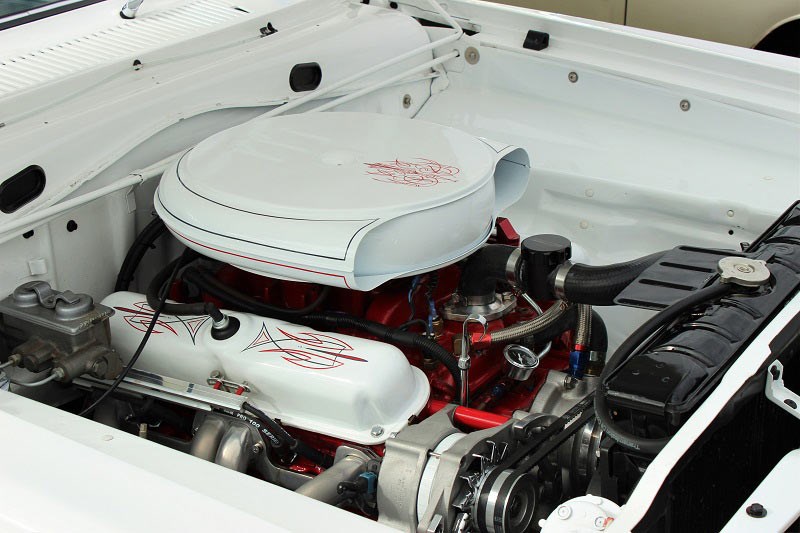 Chryslers on the murray Pinstripe detail