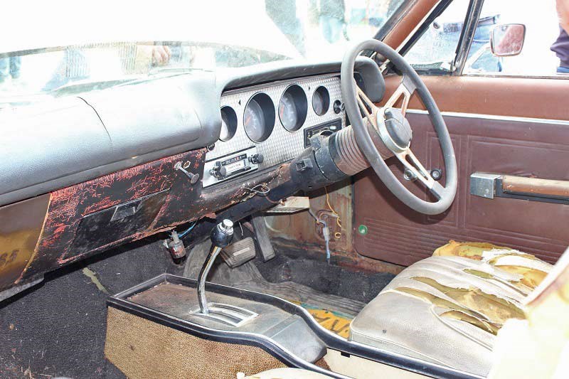 Chryslers on the murray Rusty charger interior