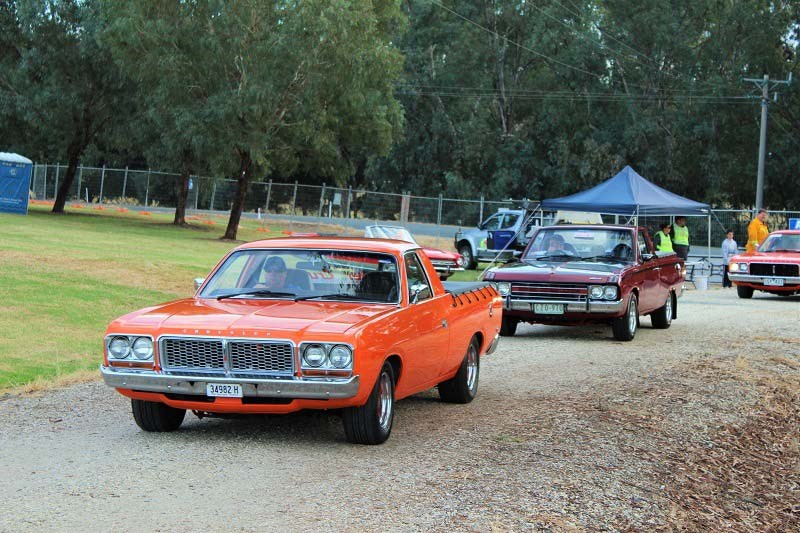 Chryslers on the murray Utes entering