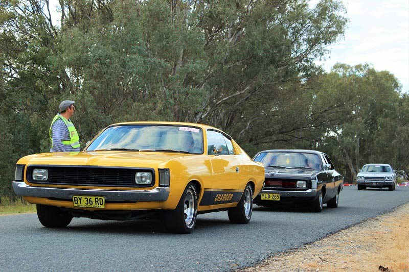 Chryslers on the murray YELL Charger