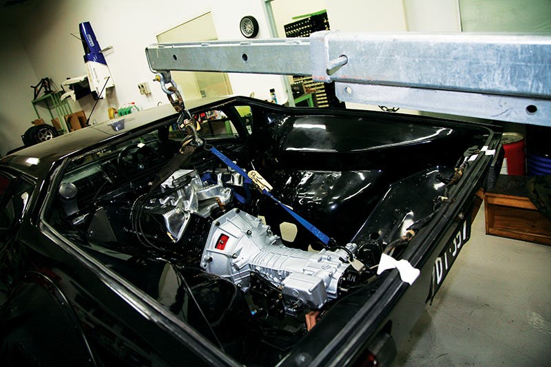 De Tomaso Pantera GT4 Tribute engine installation