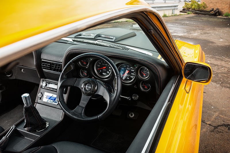 Ford 69 Mustang 168 interior driver