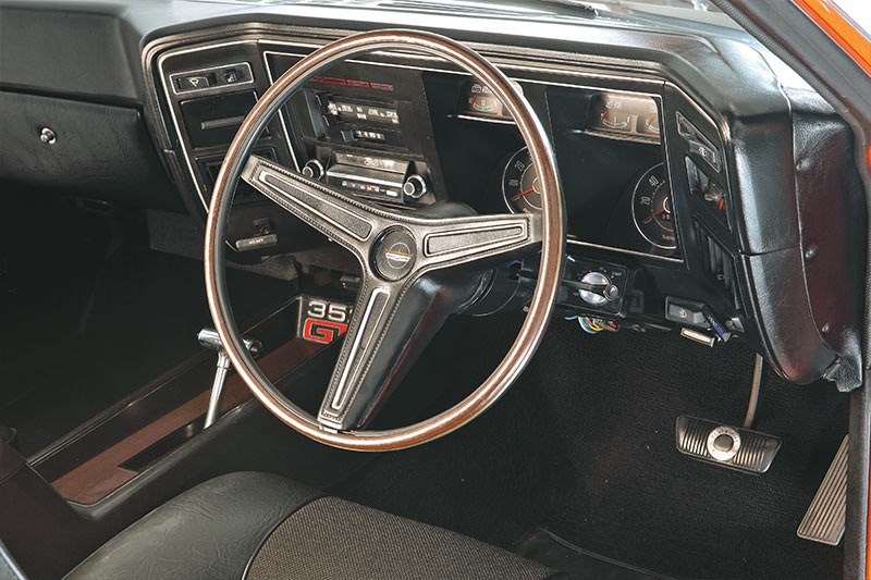 Ford Falcon XA GT interior front steering wheel27