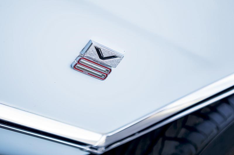 Ford Falcon XW V8 badge