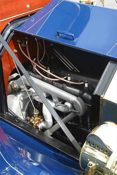 Ford Model T engine side