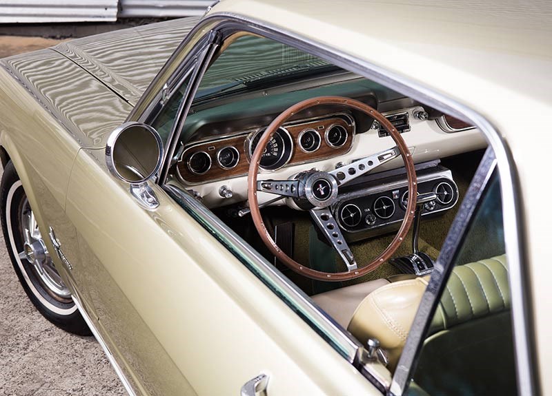 Ford Mustang interior1