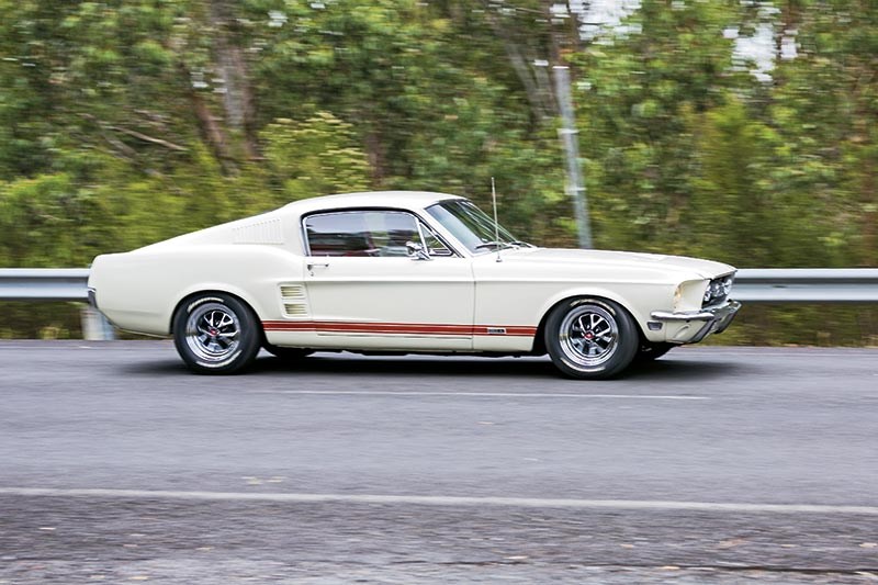 Ford Mustang onroad 1