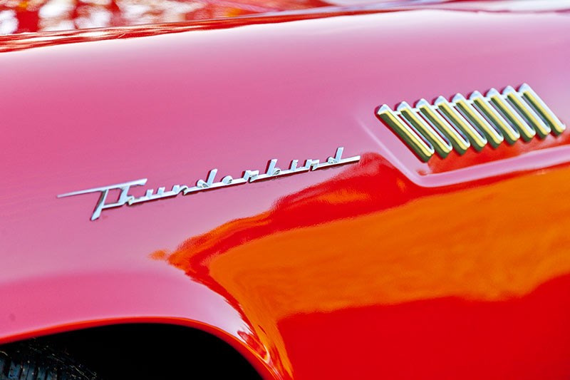 Ford thunderbird badge