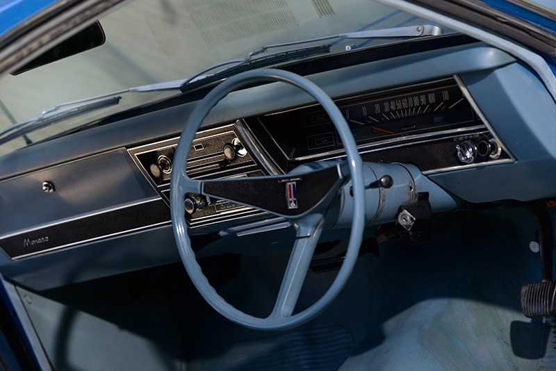 Holden HK Monaro 186 interior dash detail