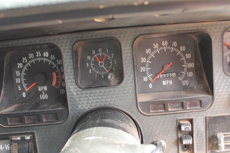 Holden HQ SS dash