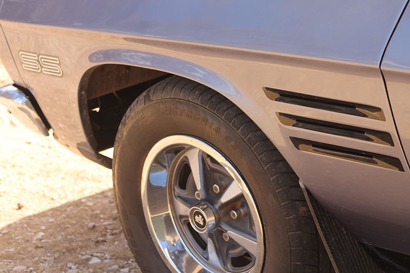 Holden HQ SS left front 2