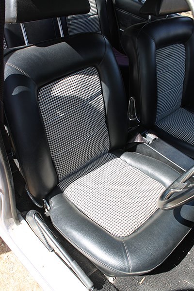 Holden HQ SS seats 2