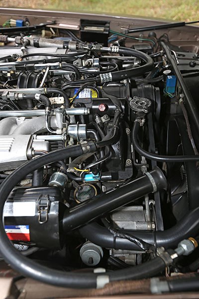 Jaguar XJS engine bay 3