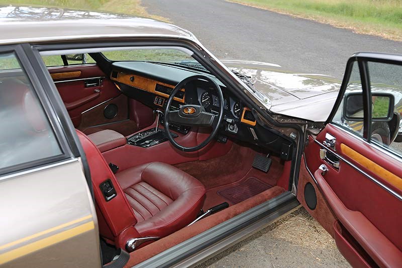 Jaguar XJS interior driver front