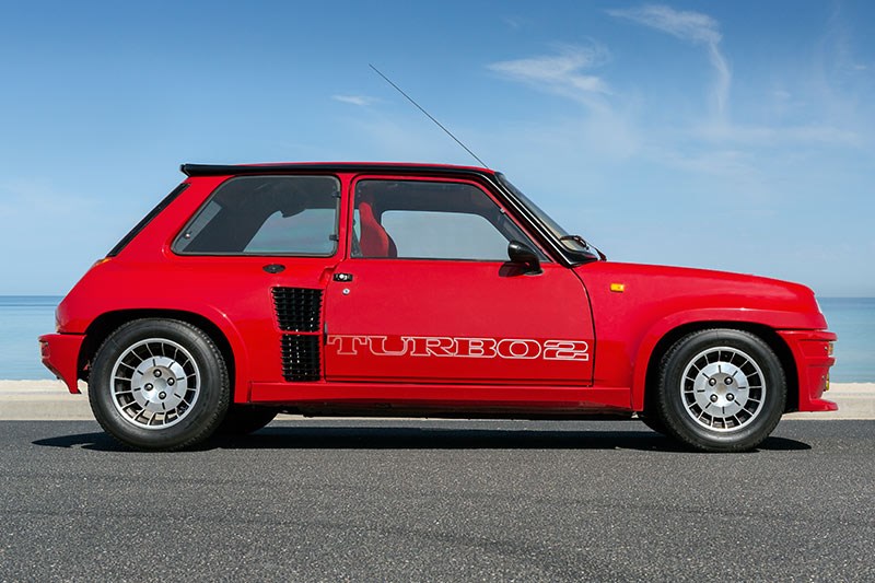 Renault 5 Turbo 2 Data side view