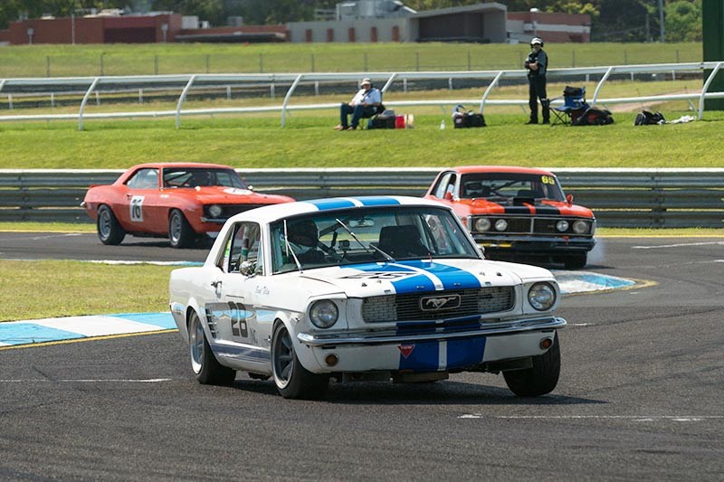 Sandown Historic 302