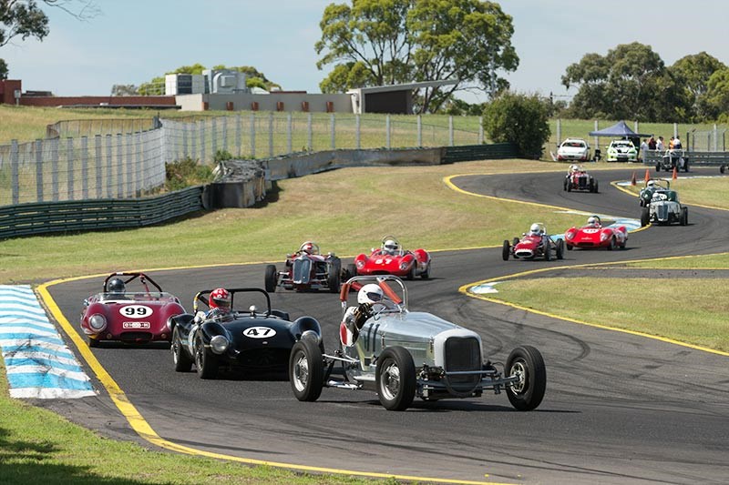 Sandown Historic 426