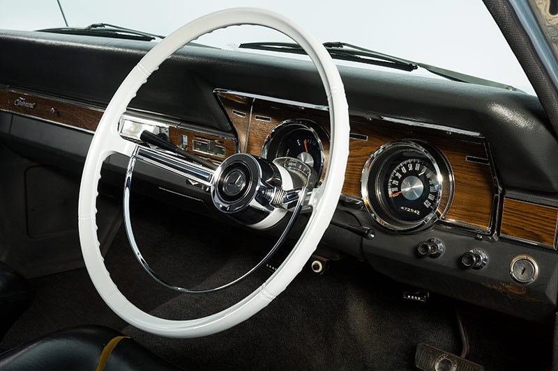 XR Falcon interior steering wheel