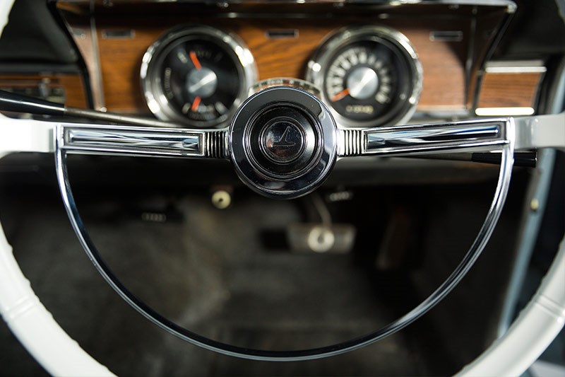 XR Falcon steering wheel detail