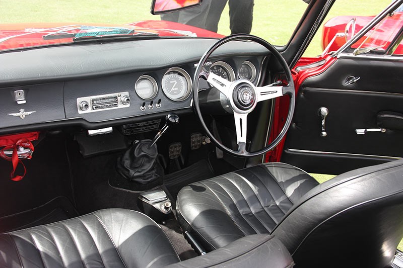 alfa romeo gtc interior