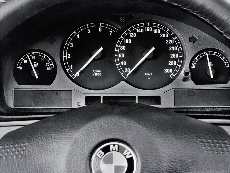 BMW 8-series dash