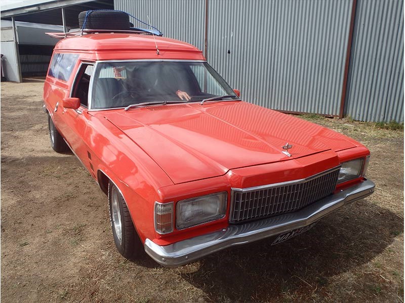 In the movie, after tending his resignation to his boss FiFi, officer Max Rockatanski decides to take a break for a few weeks with his wife Jesse and his infant son Sprog. This is a clone of the car they do it in – a Holden panno with a 70s-era popular mod of XC Falcon GXL headlights and a distinctive science fiction space mural on the side. Right down – up? - to the roofrack carrying the spare, this panno is cooler than Sprog’s ice-cream