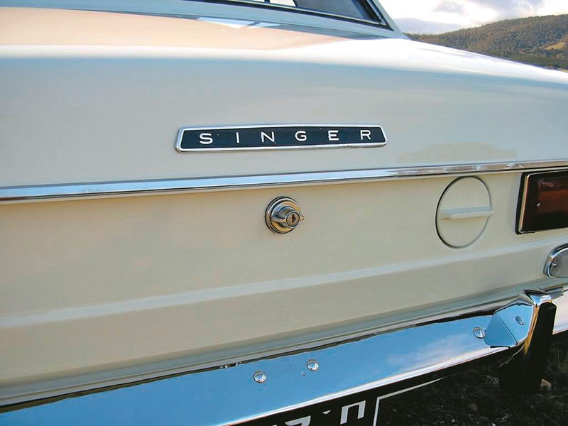 Rootes Group owner Chrysler discontinued the Singer brand and the badge disappeared in 1970, although some Sunbeams were badged as Vogues