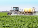 APVMA warns agricultural chemical permit holders to stick to permit requirements 