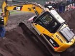 Video: Excavator fail/win compilation pt 3