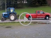 Video Ford 8600 tractor vs Dodge ute