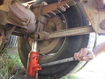 How To Change A Trailer Wheel News